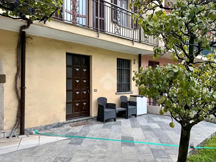Appartamento trilocale in vendita in Via Valletto, Pontida