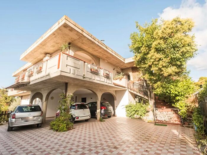 Casa con 10 locali in vendita in Silvi