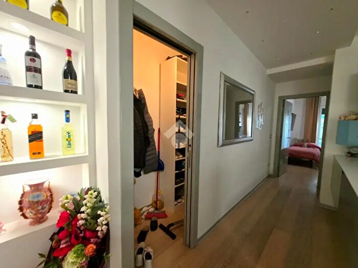 Appartamento quadrilocale in vendita in Corso Tardy E Benech, Savona