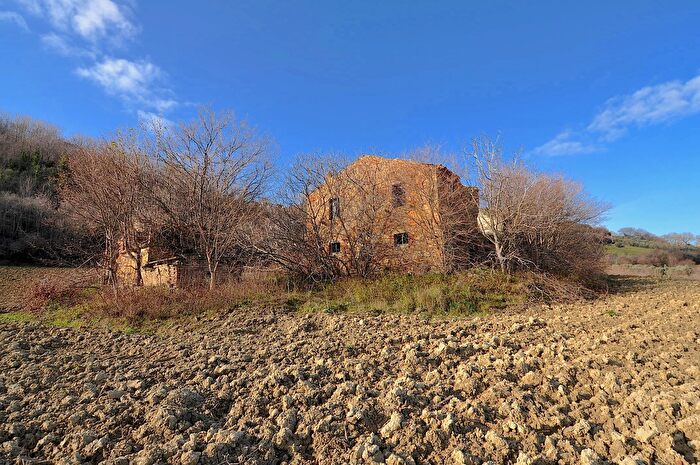 Casa con 10 locali in vendita in Contrada Messieri Snc, Ripatransone