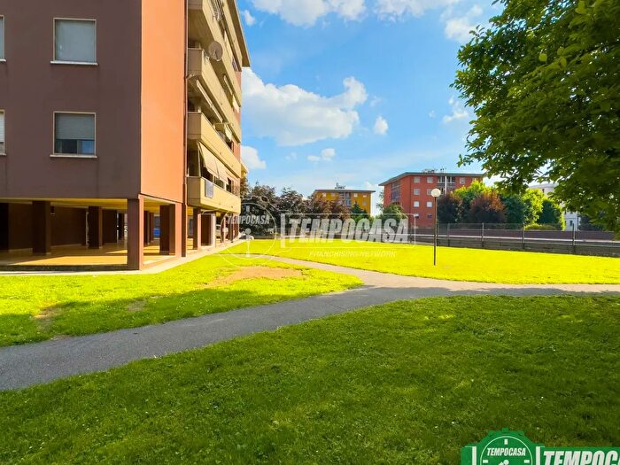 Appartamento trilocale in vendita in Via I Maggio, Tavazzano Con Villavesco