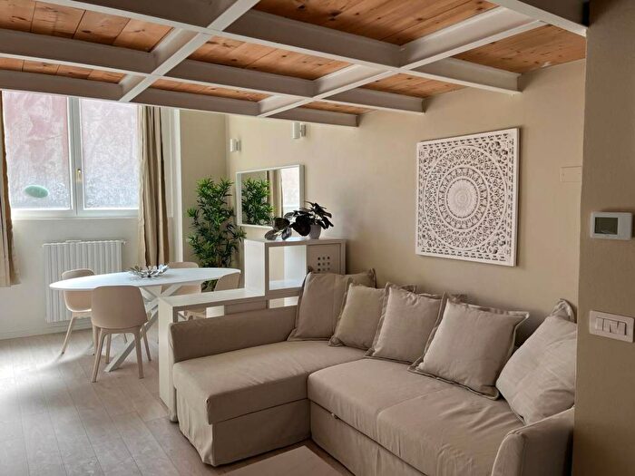 Appartamento bilocale in affitto in Viale Vincenzo Lancetti, Farini, Milano