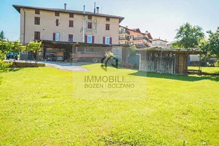 Appartamento con 6 locali in vendita in Via di San Biagio, Romeno