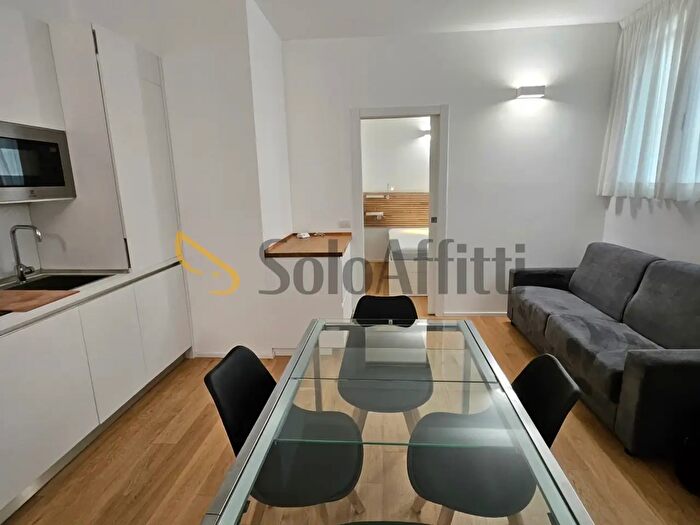 Appartamento bilocale in affitto in Via Stromboli, Milano