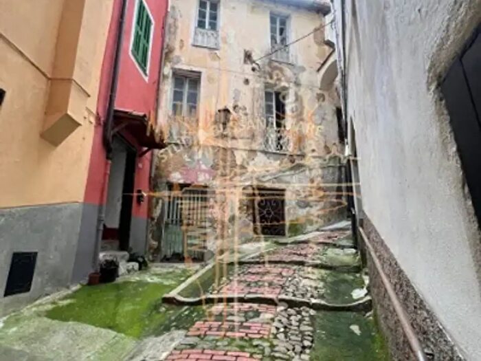 Appartamento con 6 locali in vendita in Via Celio, Ceriana