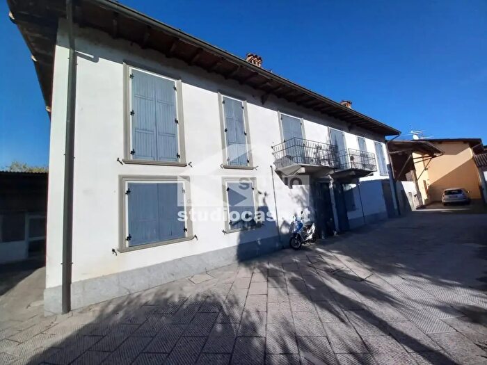 Appartamento bilocale in vendita in Via Castellazzo, Palazzo Pignano