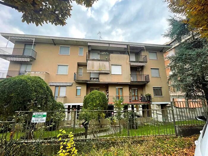 Appartamento con 5 locali in vendita in Via SantAnna, Casale Monferrato