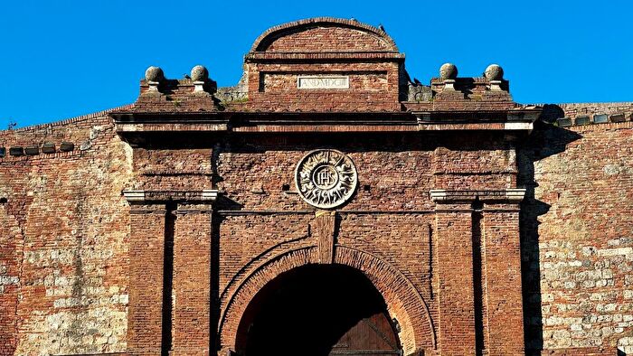 Appartamento con 6 locali in vendita in Siena Si, Siena