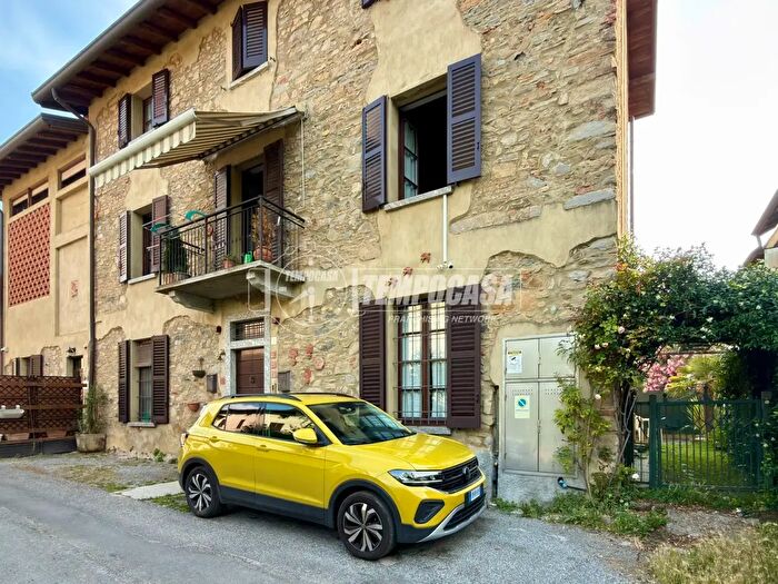 Casa con 6 locali in vendita in Via Borlengo, Olgiate Molgora