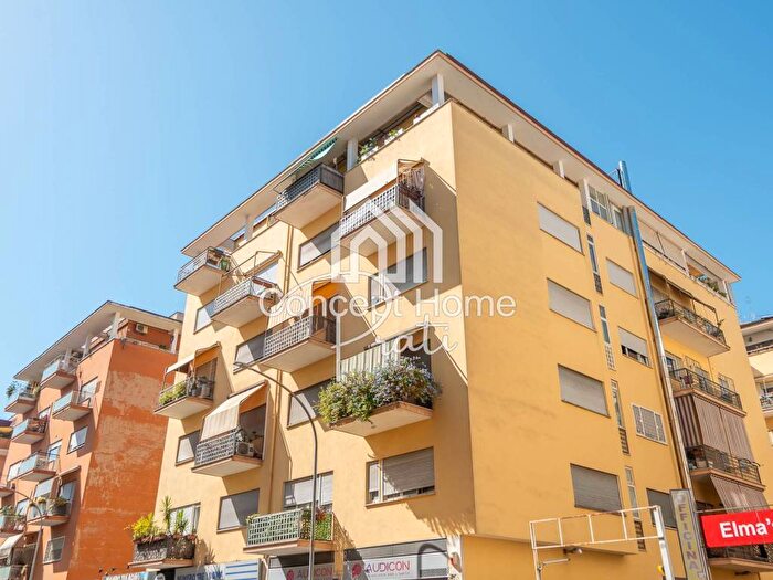 Appartamento bilocale in vendita in Via della Farnesina, Camilluccia Farnesina, Roma
