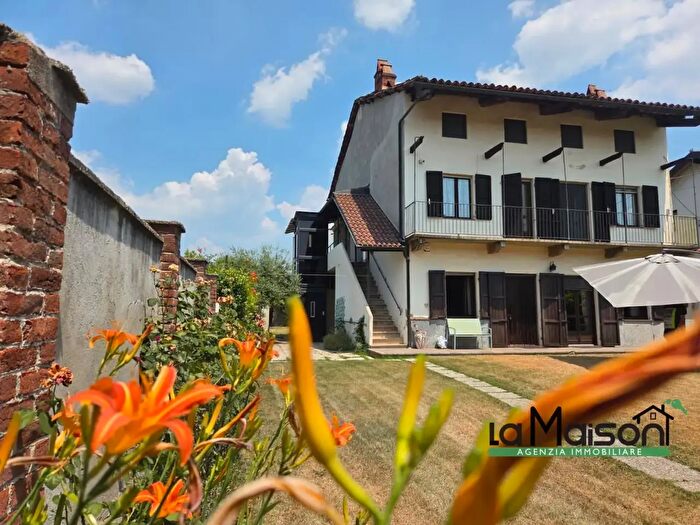 Casa con 8 locali in vendita in Via Michele Chiesa, San Giorgio Canavese