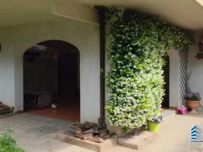 Casa con 6 locali in vendita in Via Nicola Iannini, Frosinone