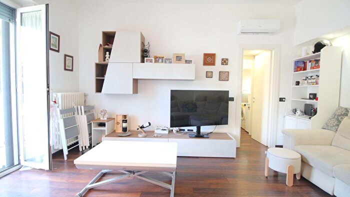 Appartamento bilocale in affitto in Viale Ungheria, Milano