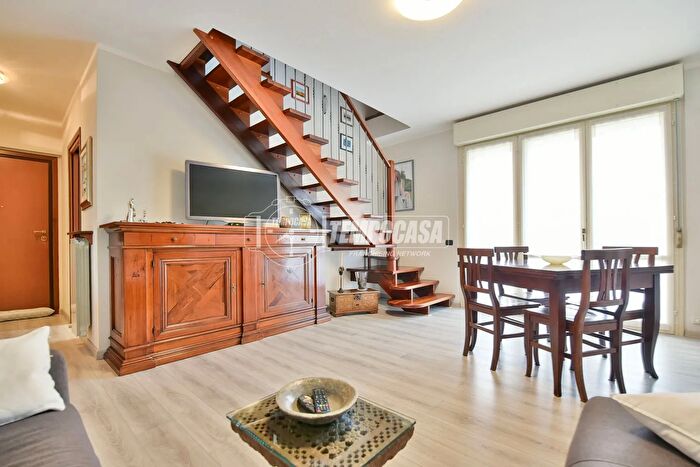 Appartamento quadrilocale in vendita in Via Grigna, Tavernerio