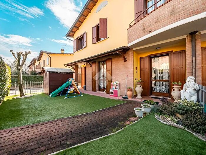 Casa quadrilocale in vendita in Via Roberto Ruffilli, Scandiano