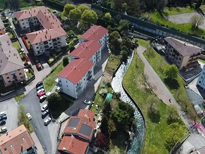 Appartamento con 5 locali in vendita in Vicolo Cieco Paglia, San Martino Buon Albergo