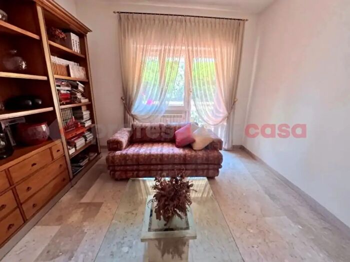 Appartamento bilocale in vendita in Via Peccioli, Roma