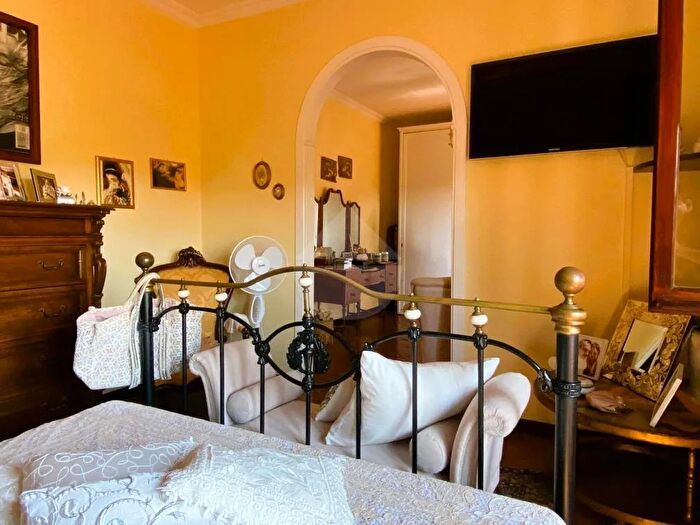 Appartamento con 11 locali in vendita in Minturno