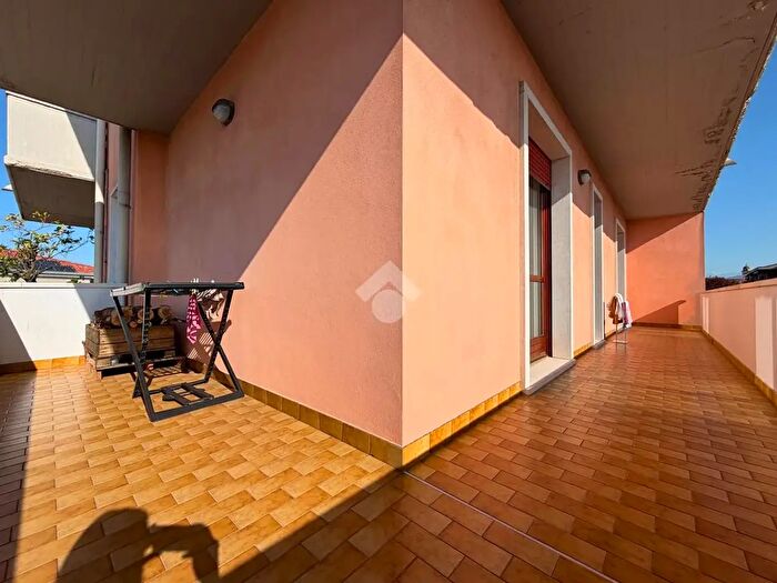 Appartamento con 5 locali in vendita in Via Alcide De Gasperi, Caldiero