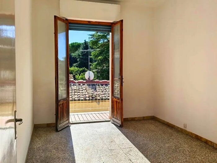 Appartamento trilocale in vendita in Via Badia, Poggibonsi