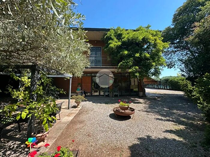 Casa quadrilocale in vendita in Via Monte Grappa, Rovato