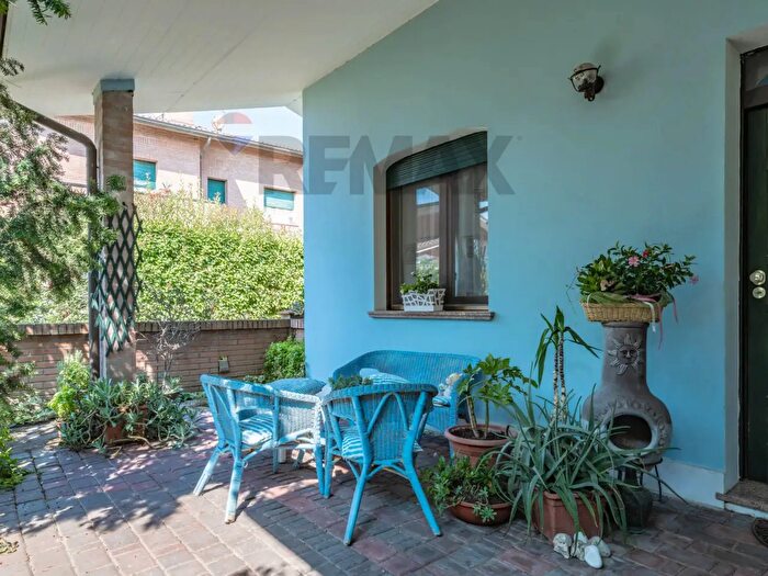 Casa con 6 locali in vendita in Tresignana