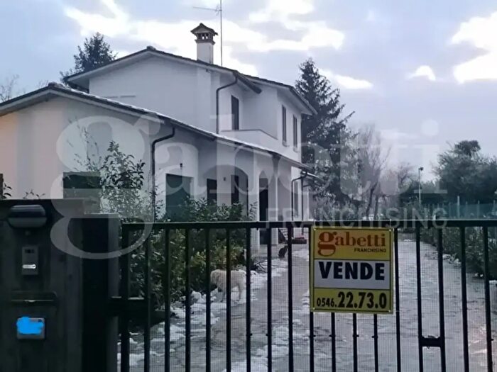 Casa con 5 locali in vendita in Faenza