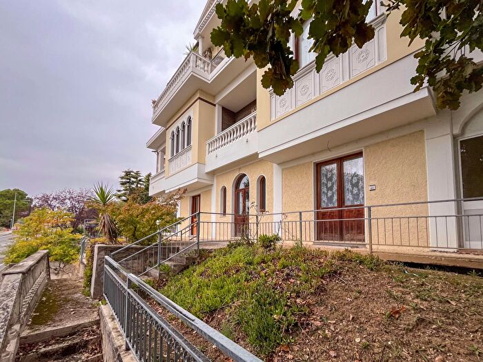 Appartamento quadrilocale in vendita in Via Santa Maria B, Monsano