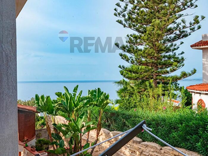 Casa con 7 locali in vendita in Strada Capo Murro di Porco, Siracusa