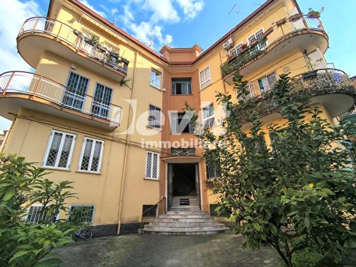 Appartamento trilocale in vendita in Viale Primo Camaggio, Portici