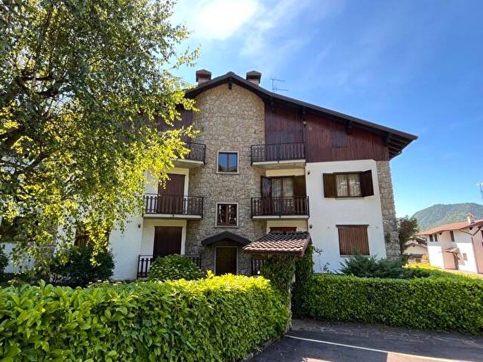 Appartamento bilocale in affitto in Via Quater Pòrtech, Centro, Castione della Presolana