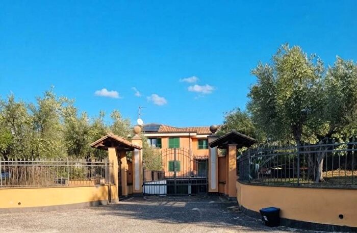Casa con 5 locali in affitto in Frascati
