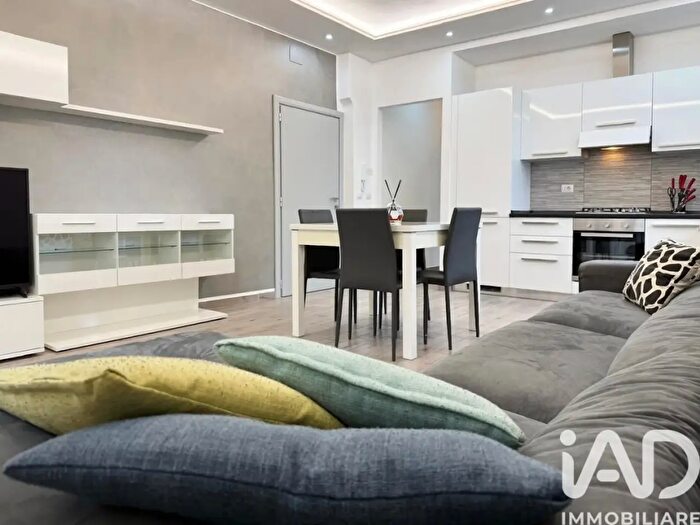 Appartamento trilocale in vendita in Via Marche, Macerata