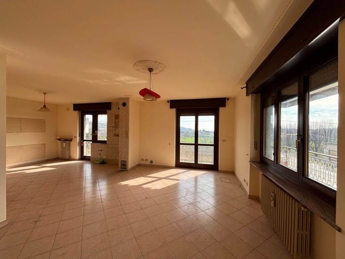 Appartamento con 6 locali in affitto in Via Maggio, Airali, Luserna San Giovanni