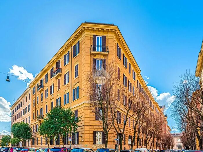 Appartamento bilocale in vendita in Via Confalonieri, Roma