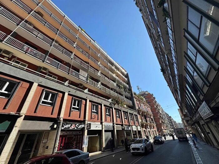 Appartamento con 5 locali in vendita in Bari