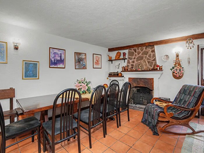 Casa con 12 locali in vendita in Via Patriarca, Albiolo