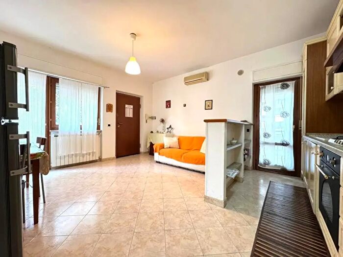 Appartamento bilocale in vendita in Via Appennini, Monterotondo