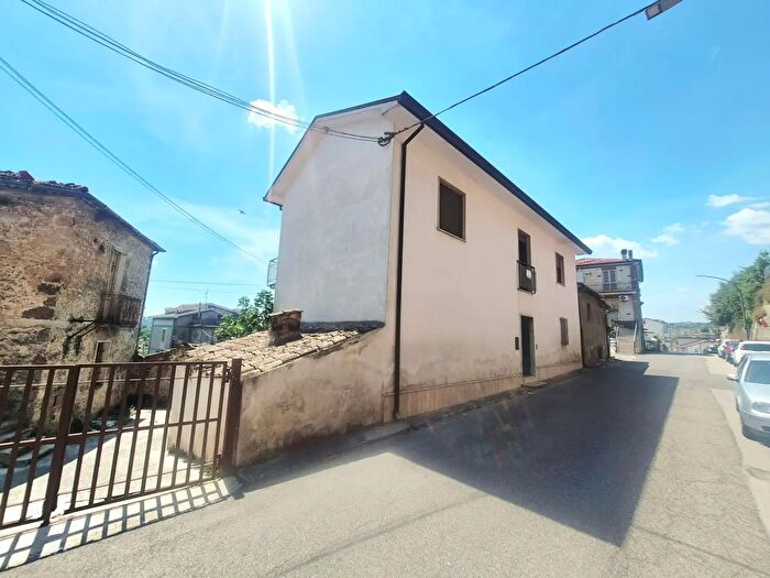 Casa con 6 locali in vendita in Monte San Giovanni Campano