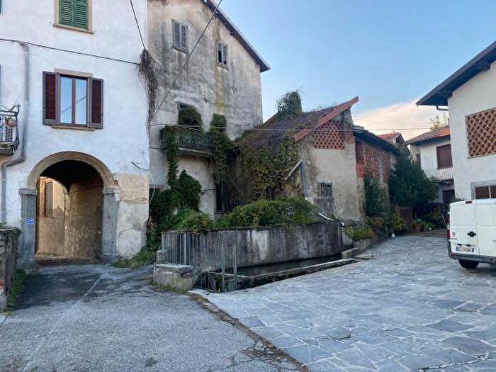 Casa con 6 locali in vendita in Via della Vittoria, Vigano