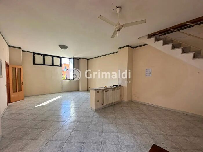 Appartamento quadrilocale in vendita in Via Giacomo Leopardi, Acerra