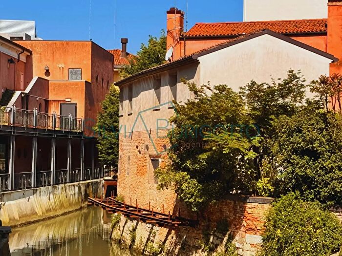 Casa quadrilocale in vendita in Via Manin, Venezia