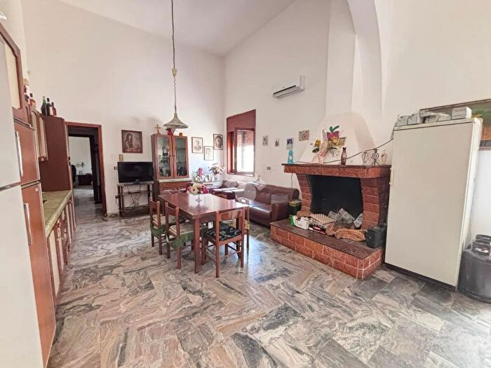 Appartamento quadrilocale in vendita in Via Giacomo Matteotti, San Cesario Di Lecce