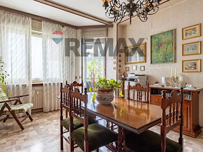 Appartamento trilocale in vendita in Via Circonvallazione, Seregno