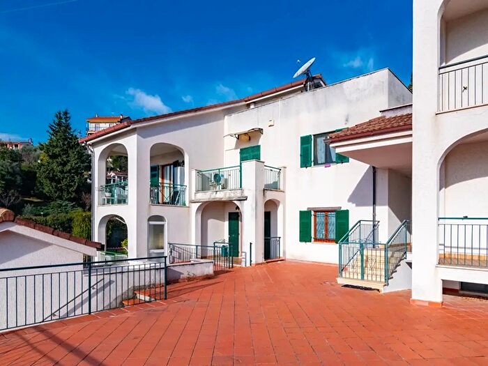 Appartamento bilocale in vendita in Via dei Pini, Boissano