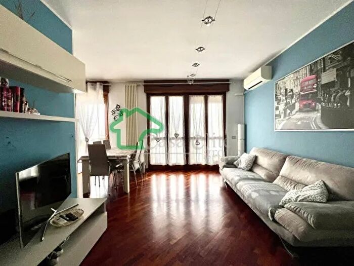 Appartamento trilocale in vendita in Via Giannina Russ, Lodi