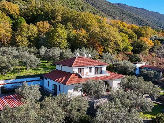 Casa con 10 locali in vendita in Via Ercole Garofalo, Capaccio