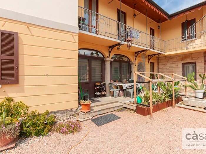 Appartamento quadrilocale in vendita in Via Papa Innocenzo XI, Vedano Olona