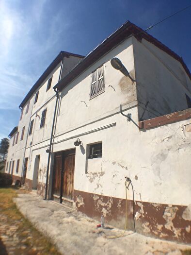 Casa con 6 locali in vendita in Viale della Vittoria b, Jesi