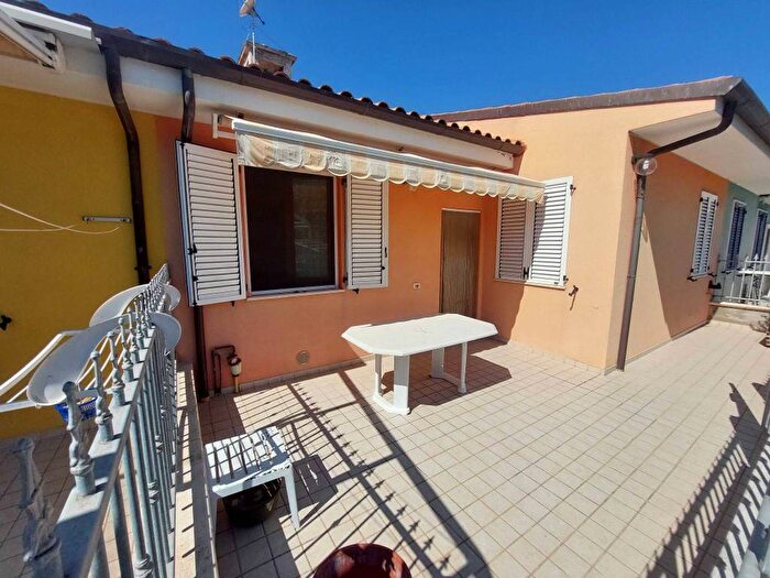 Appartamento trilocale in affitto in Via Cristoforo Colombo, Porto Potenza Picena, Potenza Picena